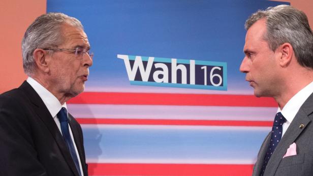 Van der Bellen gewann die Stichwahl am 22. Mai mit 50,3 %, Hofer kam auf 49,7 %.