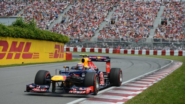 epa03258693 Australian Formula One driver Mark Webber of Red Bull Racing steers his car during The 2012 Canada Formula One Grand Prix at the Gille Villeneuve circuit in Montreal, Canada, 10 June 2012. EPA/ANDREW GOMBERT