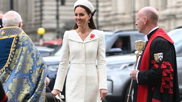 Herzogin Kate trägt bei Überraschungs-Auftritt Kleid mit besonderer Bedeutung