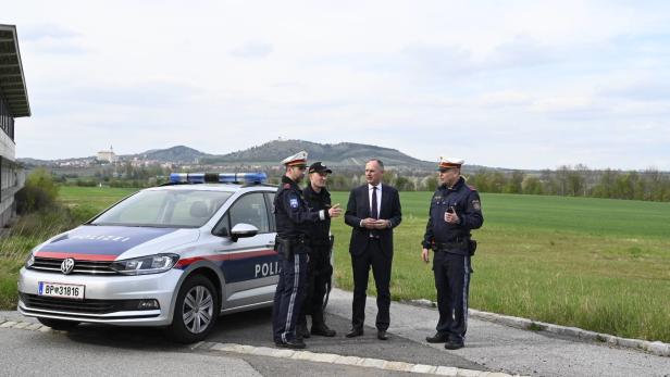 Innenminister Gerhard Karner am Dienstag zu Besuch an der Grenzstelle Drasenhofen