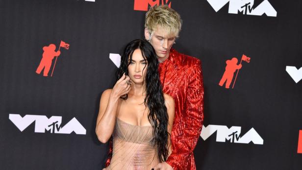 Megan Fox trinkt "gelegentlich" das Blut ihres Verlobten Machine Gun Kelly