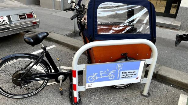 Wiens erster Bügel  für Behinderten-Lastenrad in Neubau