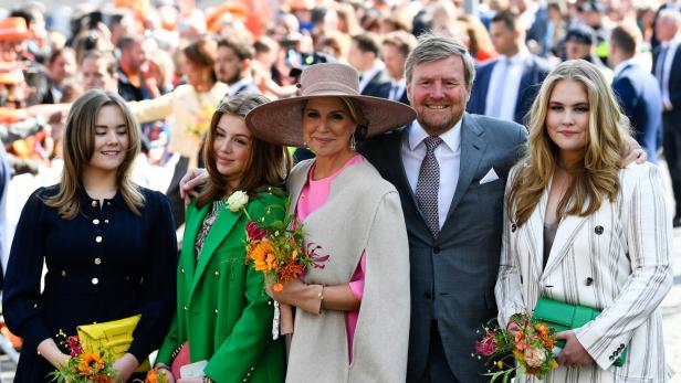 König Willem-Alexander und Königin Máxima mit ihren drei bezaubernden Töchtern Ariane (li.), Alexia und Amalia (re.)