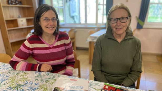 Christine Huber und Gertrude Payer engagieren sich wie rund 25 andere als Deutschlehrer
