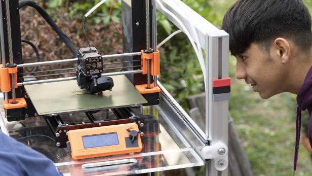 Mobiles roadLAB bringt 3-D-Drucker zu Kindern in ganz Österreich