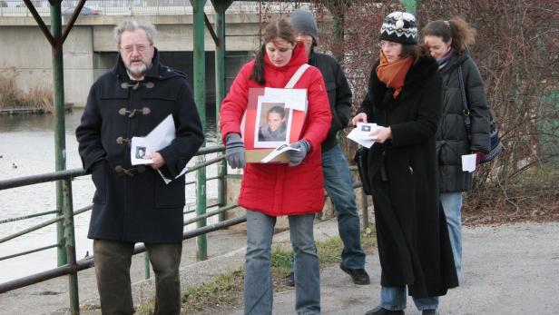 Mit Flugblättern hatte die Familie am Ufer der Alten Donau nach der vermissten Frau gesucht