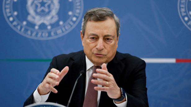 FILE PHOTO: FILE PHOTO: Prime Minister Draghi holds a news conference on Italy's new fiscal targets