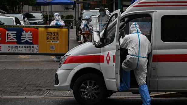 Sanitäter in Shanghai (Symbolbild)