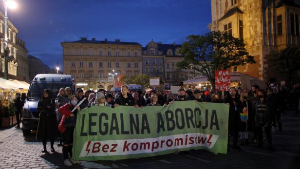 In Polen demonstrieren Menschen für eine Liberalisierung der Abtreibung
