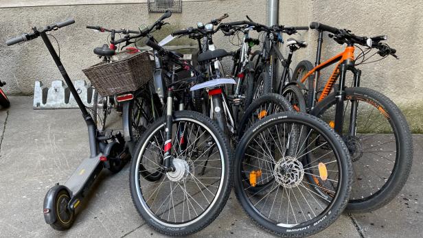 Gestohlene Bikes und E-Scooter in Pfandleihgeschäft in Wien verkauft