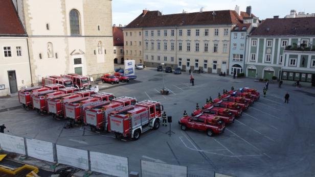 Auf vier Rädern gegen das Inferno: Neue Waldbrandfahrzeuge für NÖ