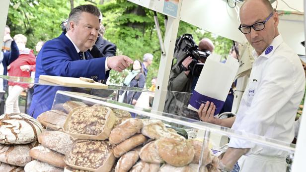 Wo der Bürgermeister Würstel und Schnecken kauft