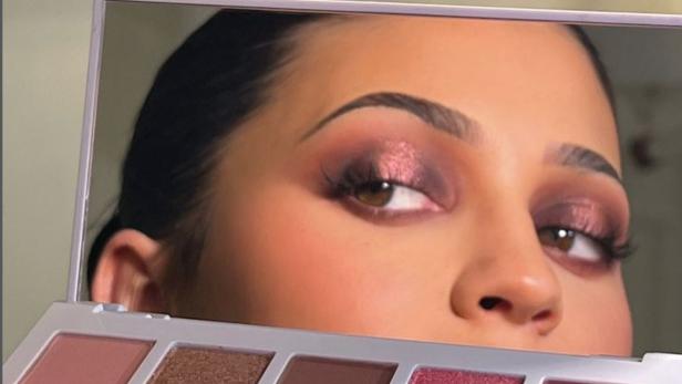Kylie Jenner mit dünnen Augenbrauen: Die Skinny Brows sind zurück