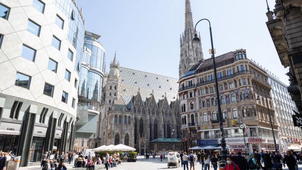 Stephansplatz abgesperrt: Verdächtiger Koffer war leer