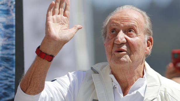 Spaniens Altkönig Juan Carlos wurde in Galicien mit Hochrufen begrüßt