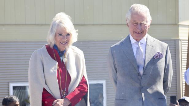 Prinz Charles und Herzogin Camilla spielen bei Kult-Soap mit