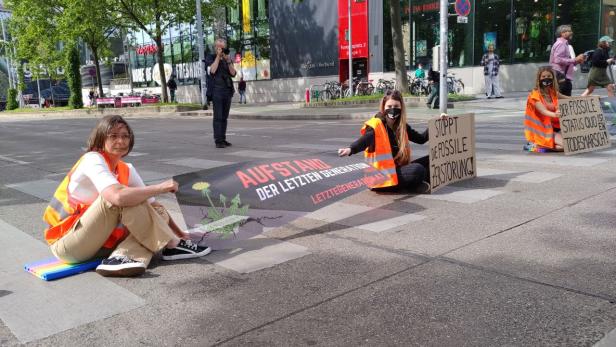 Drei spontane Klima-Demos sorgten für Verkehrsbehinderungen in Wien