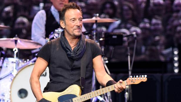 FILES-US-ENTERTAINMENT-SPRINGSTEEN-MUSIC-CALABRITY