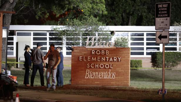 Robb Elementary School shooting in Texas