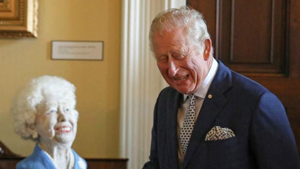Prinz Charles ist der längst dienende Thronfolger, irgendwann wird er seiner Mutter nachfolgen