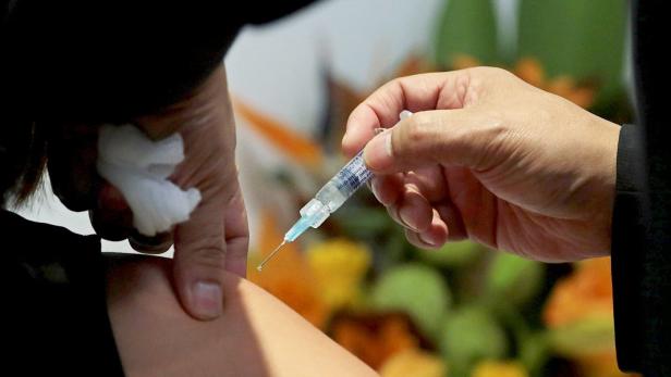 Immer mehr australische Bundesstaaten bieten die Grippe-Impfung zumindest im Juni kostenlos an.