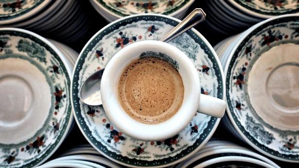 Schwarzer Kaffee - ob mit oder ohne Zucker - könnte das Leben verlängern