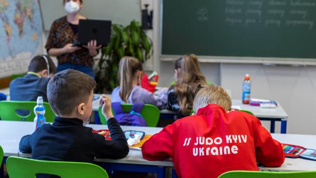 Ukrainian children attend Saturday school in Vienna