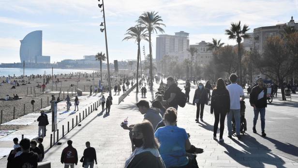 Keine Corona-Auflagen mehr für Reisen aus EU nach Spanien
