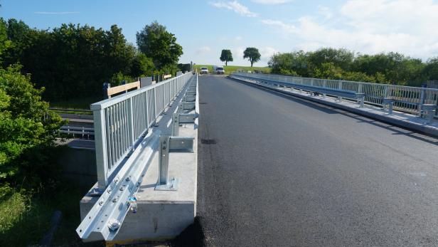 Schildbürgerstreich in NÖ: Brücke saniert, aber Fußgänger ausgebremst