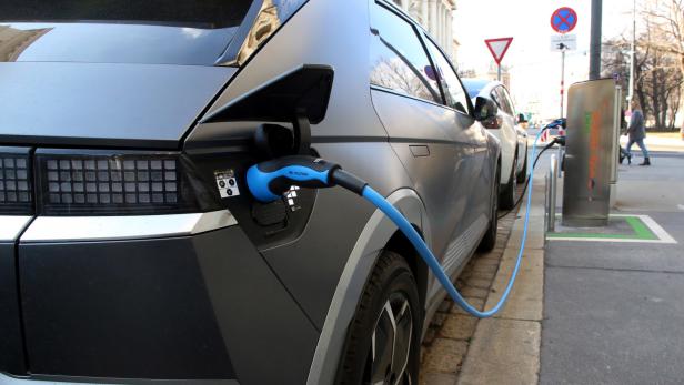 Klimagesetze: Wann dem Auto das Benzin abgedreht wird