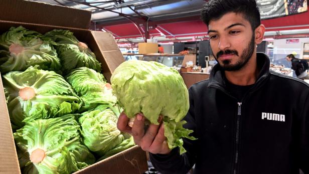 Lieferengpässe: KFC ersetzt Salat im Burger durch Weißkohl