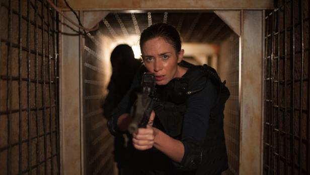 Emily Blunt als idealistische FBI-Agentin, die sich durch den  Dschungel des Drogenkrieges kämpft