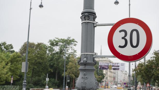 Tempo 30: Wie Österreichs Städte nur schwer vom Gas kommen