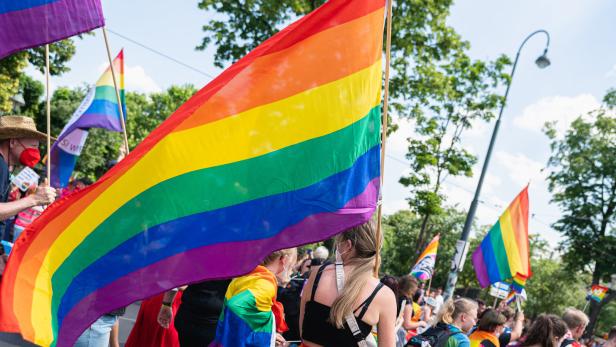 Seit Jahren setzt sich die queere Community für besseren Schutz vor Ausgrenzung ein