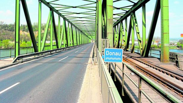 Behördencheck für Donaubrücke geht los