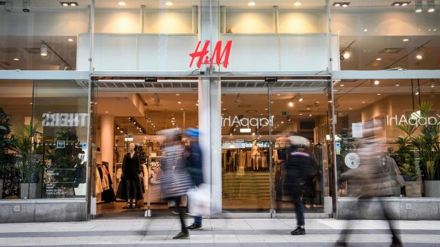 Modekonzern H&M steigert Umsatz wieder etwas stärker
