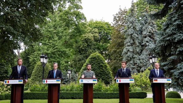 French President Macron, German Chancellor Scholz, Italian PM Draghi and Romanian President Iohannis visit Kyiv