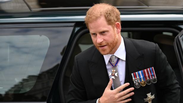 Körpersprache-Experte: Prinz Harry ohne Meghan selbstsicherer