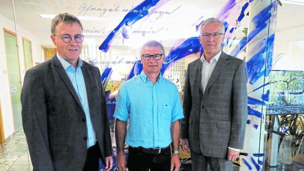 Obmann Alversammer (Mitte) mit den Geschäftsführern Urwanisch (li.) und Kothbauer
