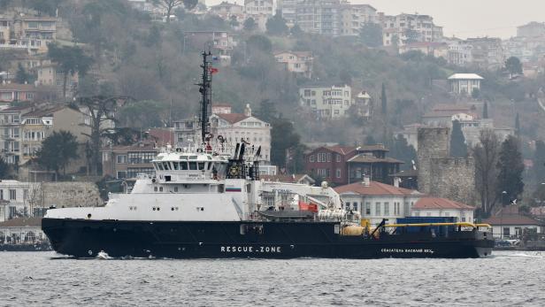 Russian naval tugboat Vasiliy Bekh sails in Istanbul's Bosphorus