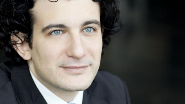Alain Altinoglu ist nächste Saison nicht am Ring zu erleben, kommt aber wieder. Alain Altinoglu sorgt für Furore