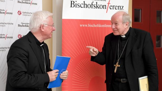 Der Salzburger Erzbischof und Vorsitzende der Bischofskonferenz Franz Lackner (li.), Wiens Erzbischof Kardinal Christoph Schönborn