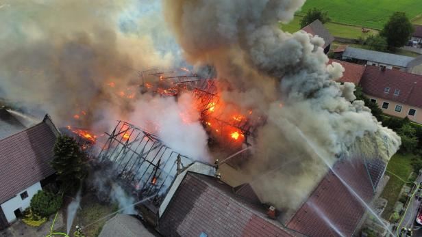 Bauernhof in NÖ in Flammen: Jetzt ermittelt die Polizei