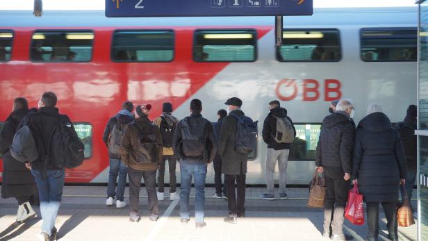 Lage im Morgenverkehr: Südbahn-Unterbrechung sorgt für Probleme