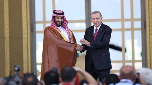 Saudi Crown Prince Mohammed bin Salman visits Turkey