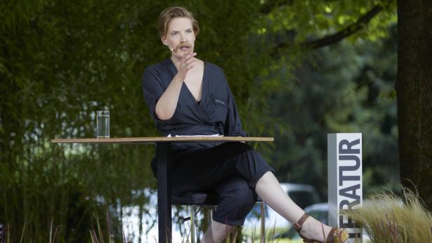Bachmannpreis 2022, Tag 2: Hipster-Bäcker und ein aufgeklebter Schnurrbart