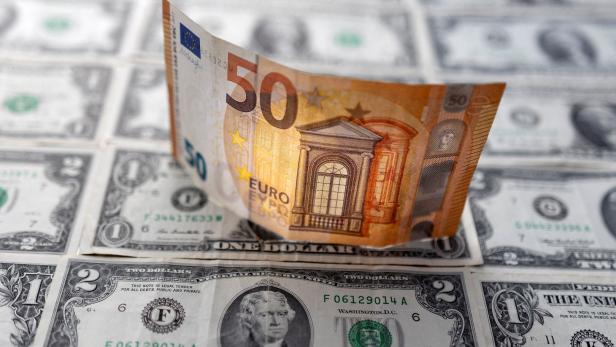 Inflation weiter angeheizt: Euro steht bei eins zu eins zum Dollar