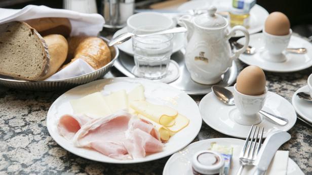 Kein Frühstück im Urlaub - Nach zwei Jahren Streit 4,96 Euro Ersatz