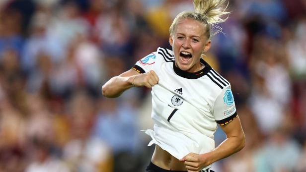 Women's Euro 2022 - Group B - Germany v Denmark