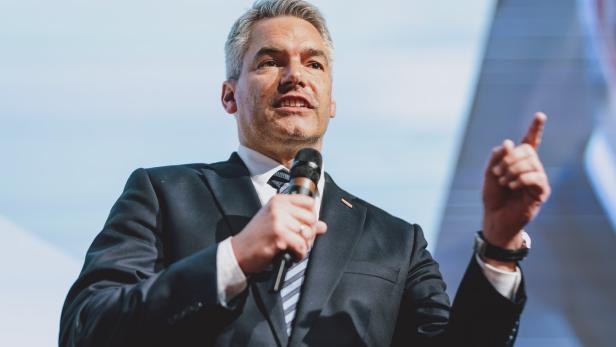 "100 Prozent für Österreich": Nehammer geht auf ÖVP-Sommertour